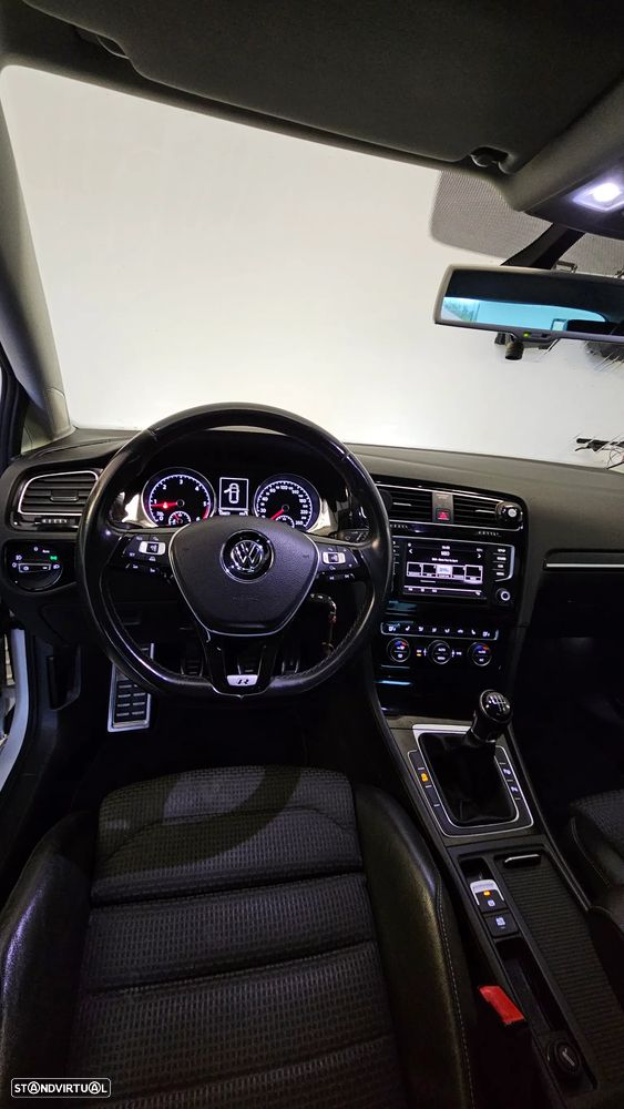 VW Golf 1.6 TDi R-Line - 7