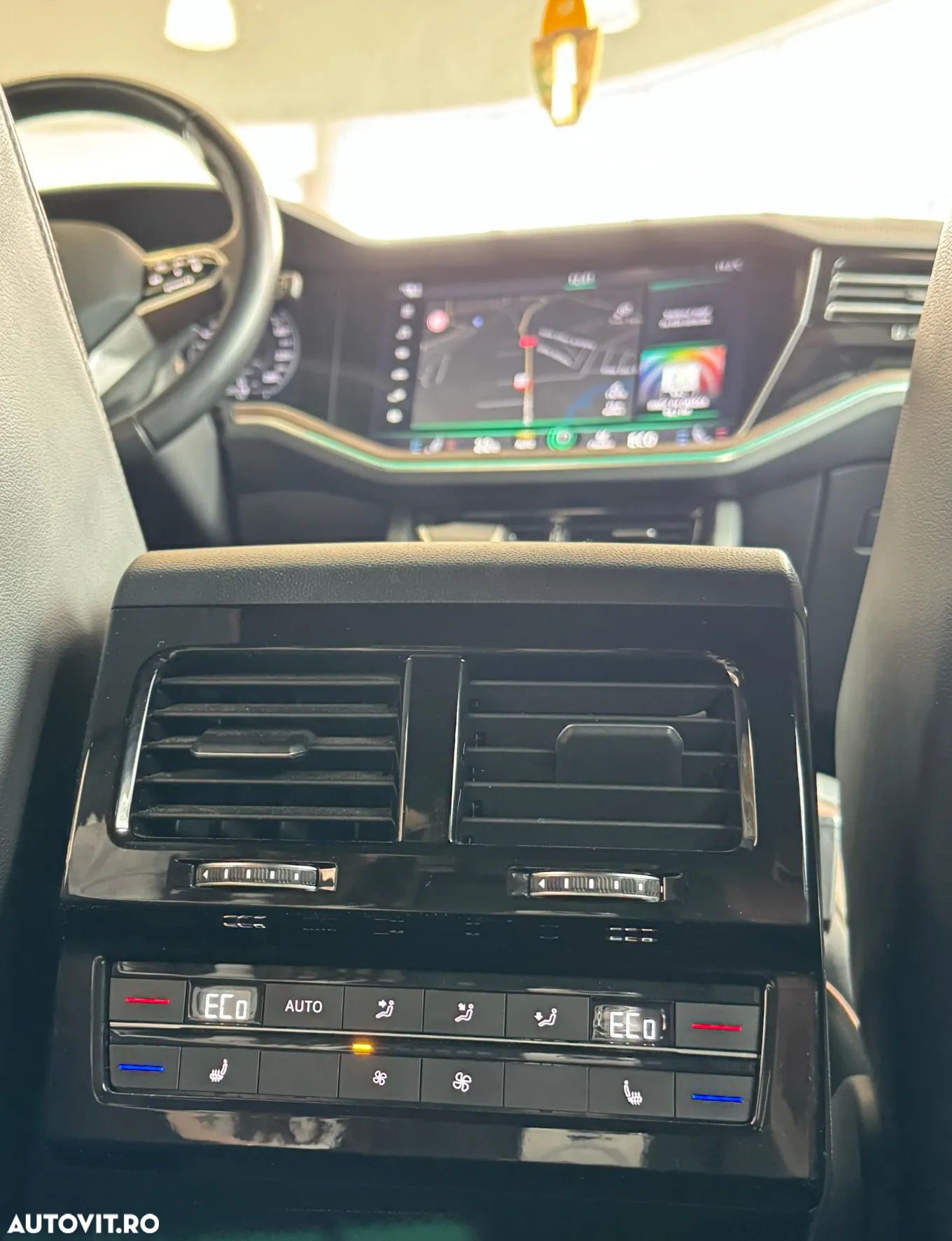 Volkswagen Touareg - 27
