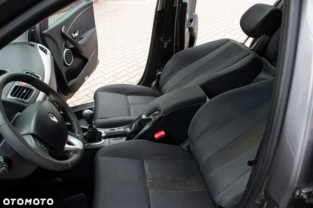Renault Megane TCe 180 Dynamique - 21