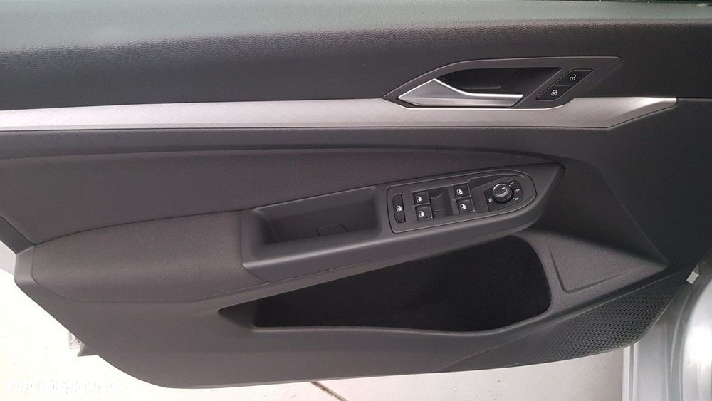 Volkswagen Golf - 24