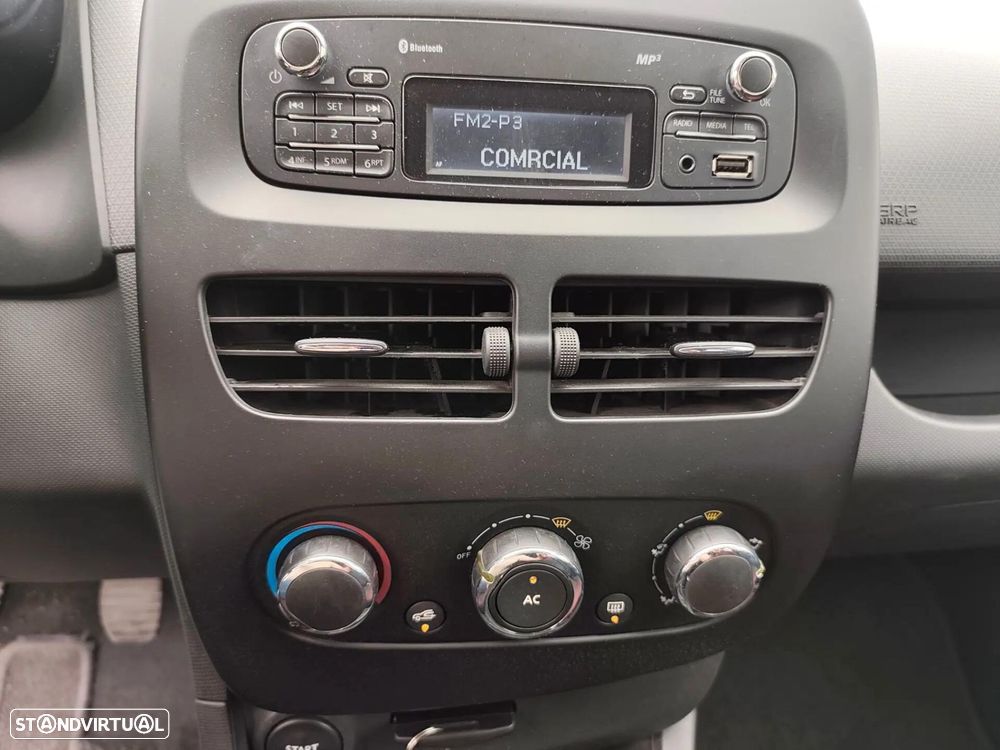 Renault Clio 1.2 16V Confort 130g - 17