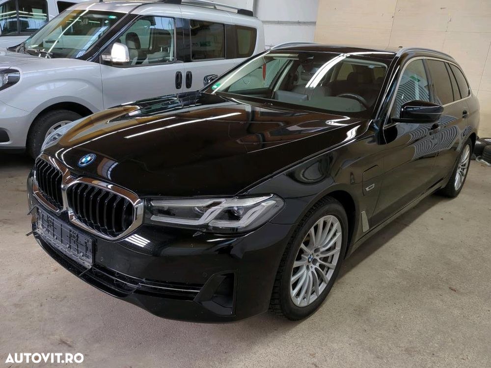 BMW Seria 5 530e xDrive Touring Aut. - 2
