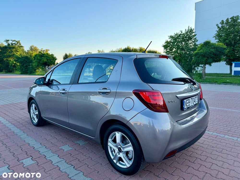 Toyota Yaris 1.5 VVT-i Comfort mit Design Paket - 4