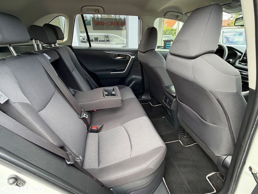 Toyota RAV4 - 11
