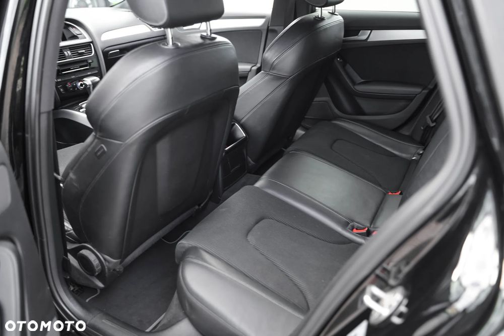 Audi A4 Avant 2.0 TDI Quattro S tronic - 13