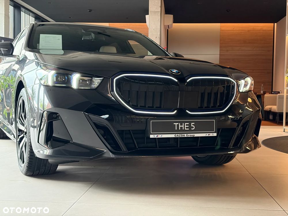 BMW Seria 5 520d xDrive mHEV M Sport - 8