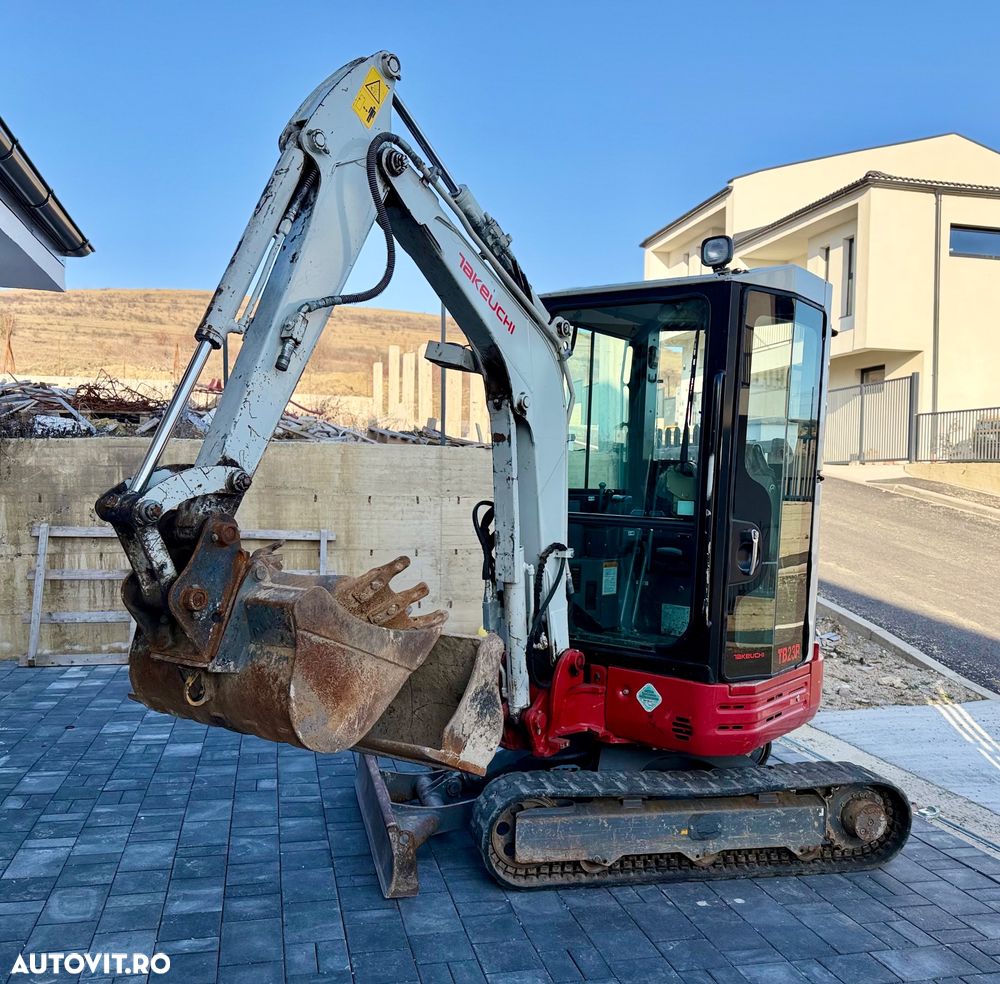 Takeuchi TB23R - 1