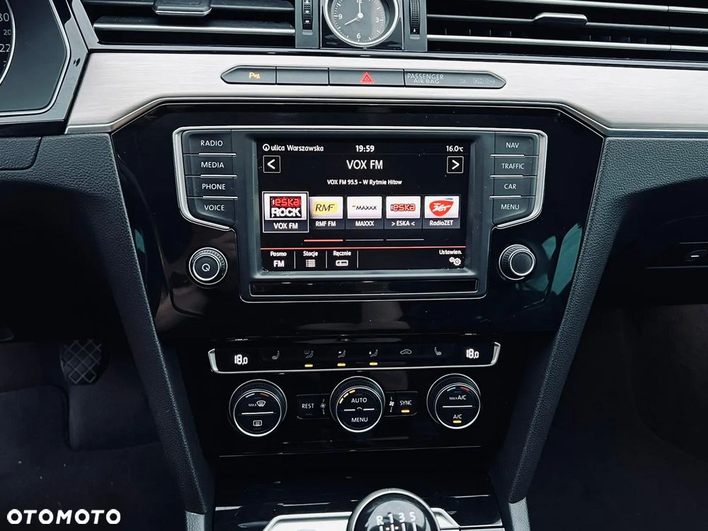 Volkswagen Passat - 10