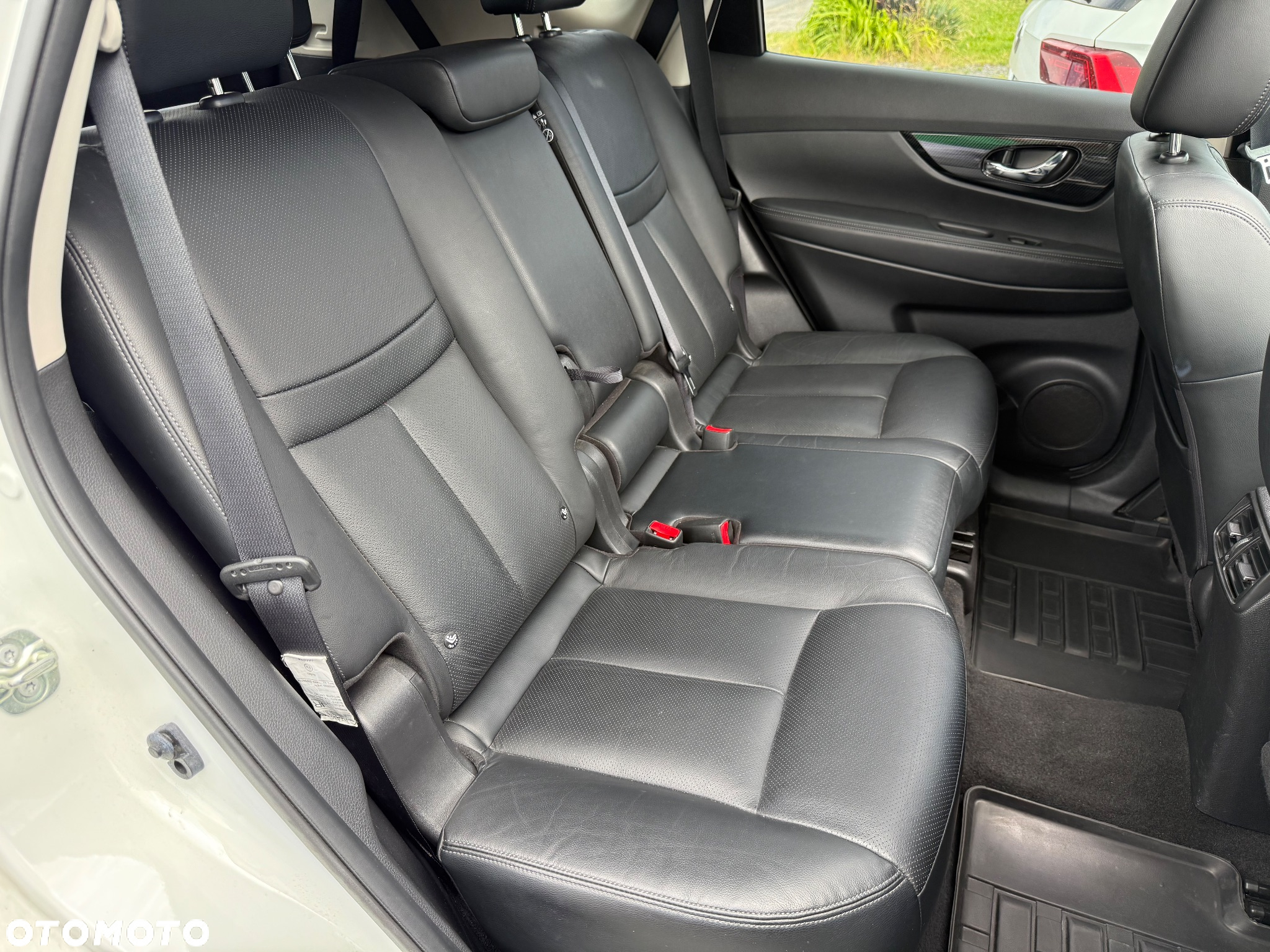 Nissan X-Trail 1.6 DIG-T Tekna 2WD 7os - 31
