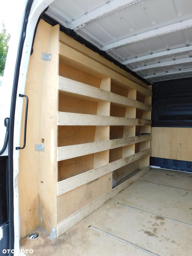 Mercedes-Benz Sprinter - 5