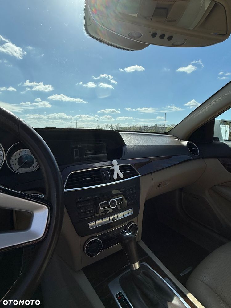 Mercedes-Benz Klasa C 250 CGI BlueEff - 15