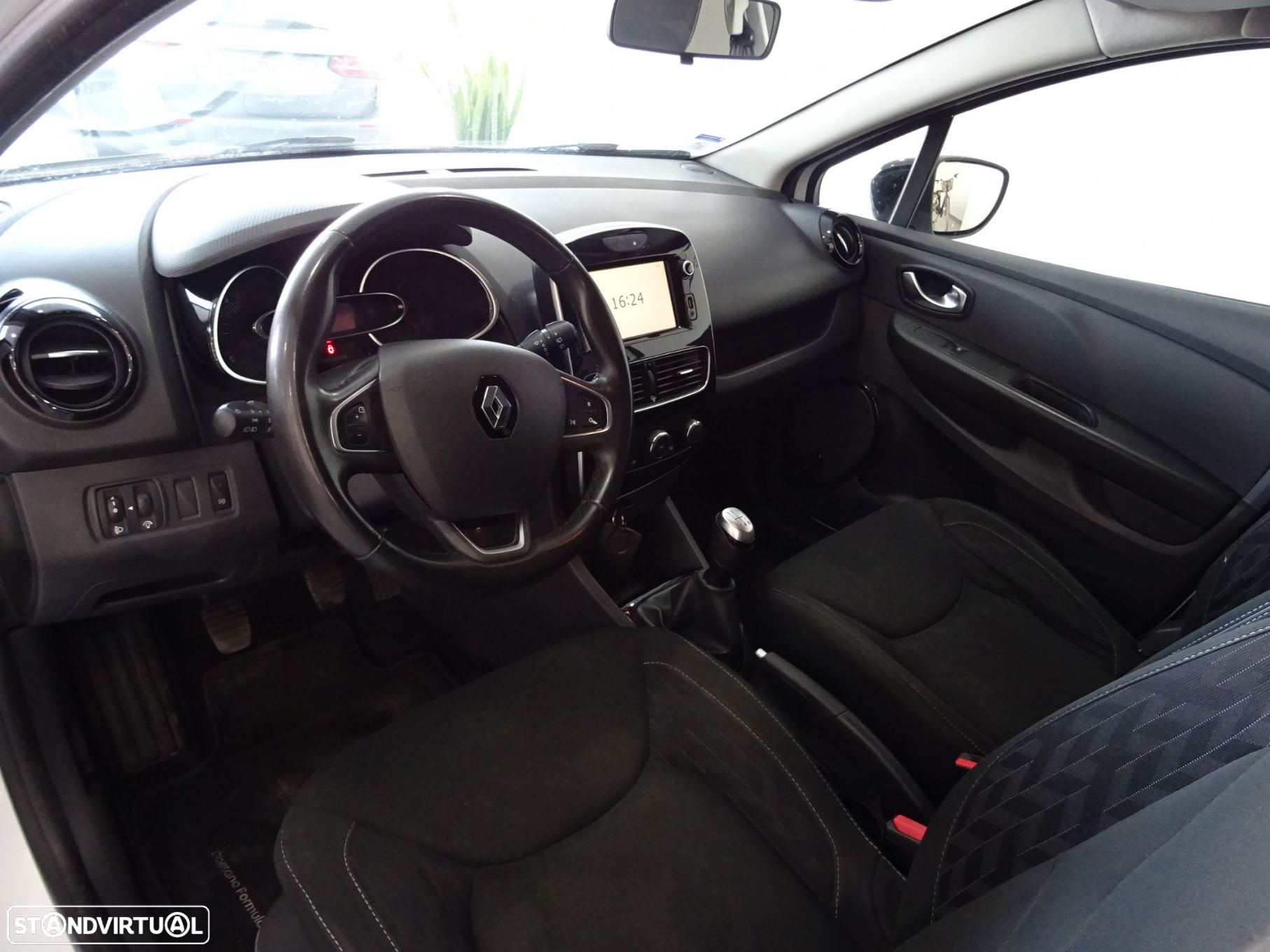 Renault Clio Sport Tourer 1.5 dCi Limited - 10