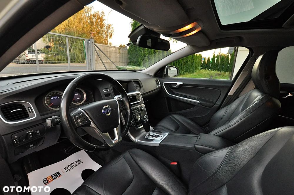 Volvo V60 D4 Geartronic Summum - 16