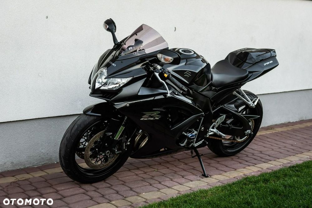Suzuki GSX-R - 6