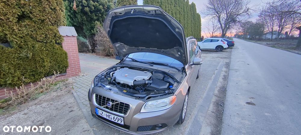 Volvo V70 2.4D Momentum - 22
