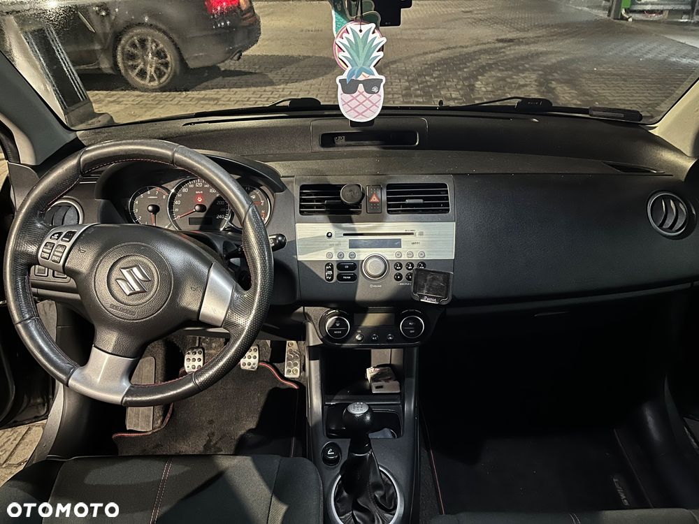 Suzuki Swift 1.6 Sport - 22