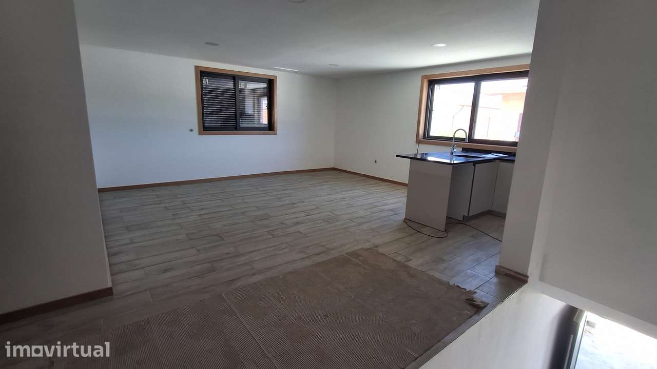 Apartamento T3 novo com jardim em Agrela - Grande imagem: 4/17