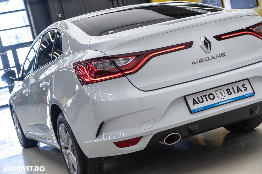 Renault Megane TCe 140 GPF EDC ZEN - 32
