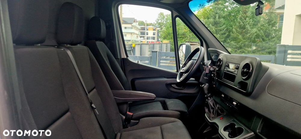 Mercedes-Benz Sprinter 519 - 20