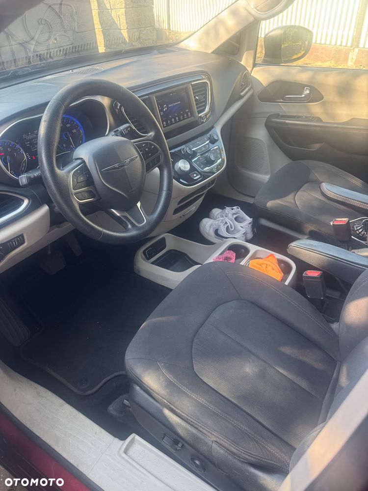 Chrysler Pacifica - 7