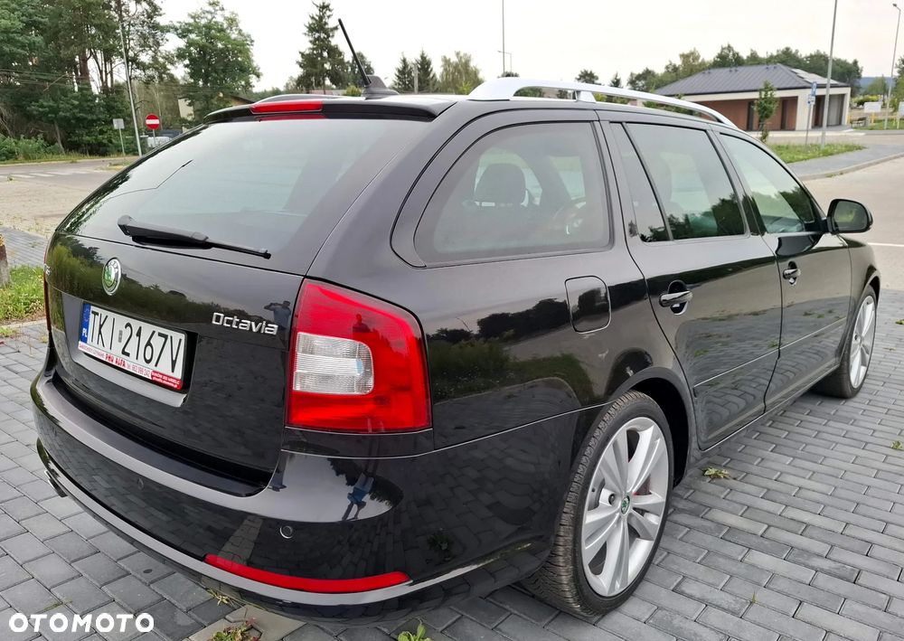 Skoda Octavia 2.0 TDI CR DPF RS - 3