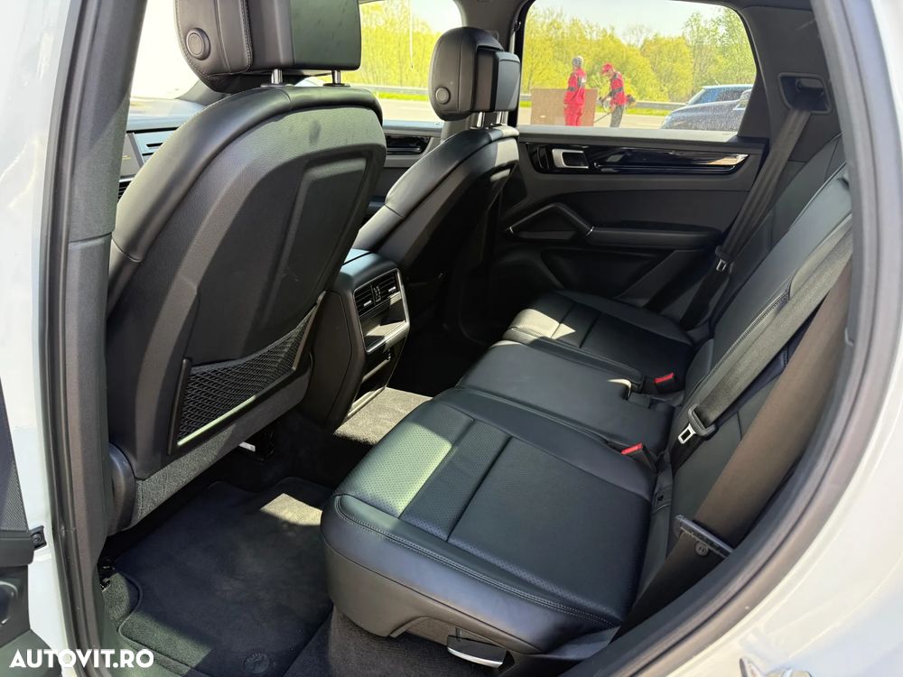 Porsche Cayenne - 17