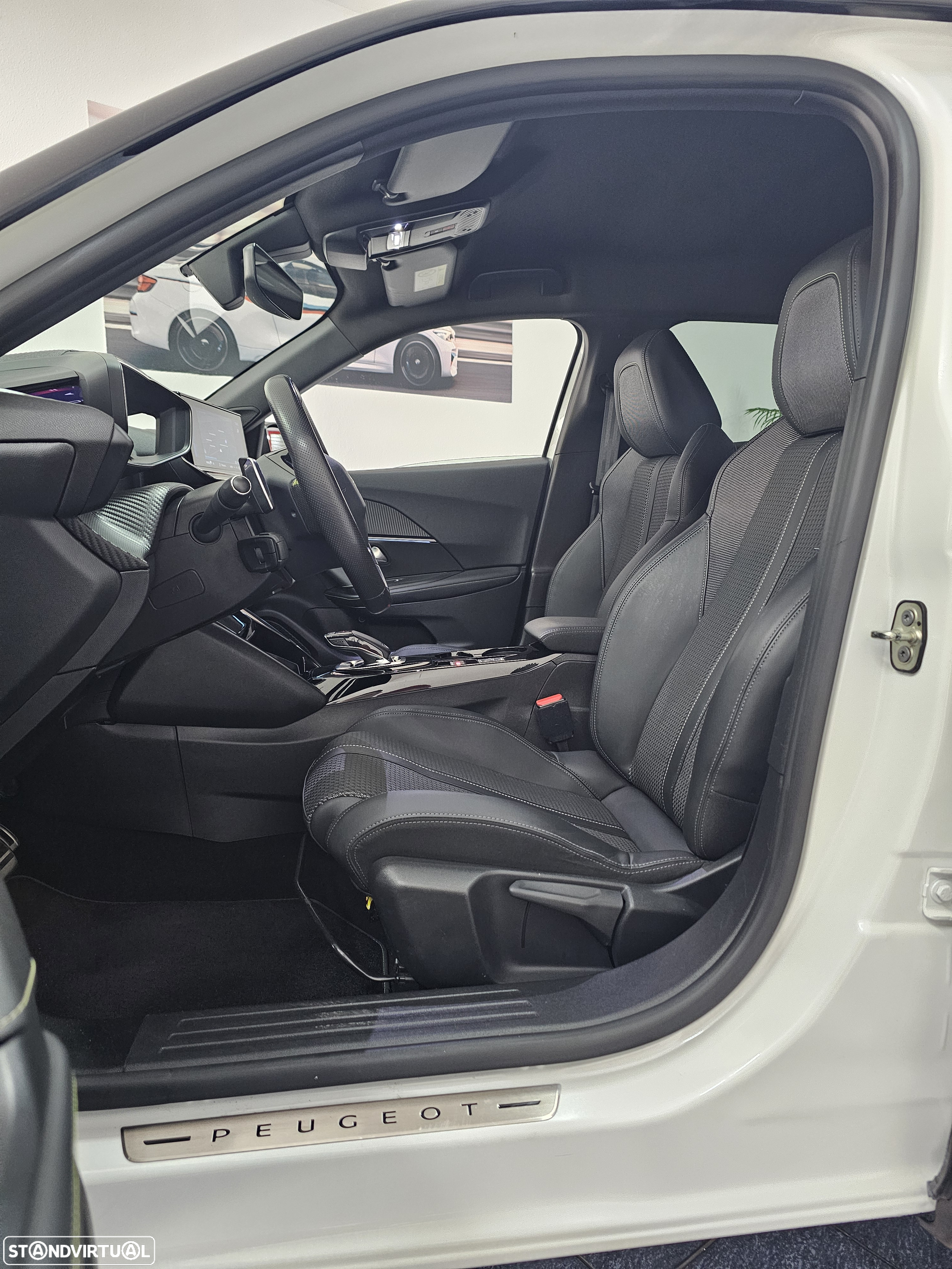Peugeot 2008 BlueHDi 130 EAT8 GT Pack - 9