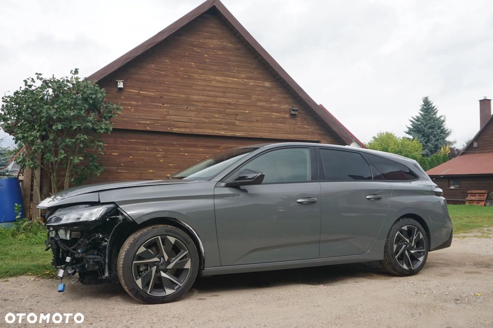 Peugeot 308 1.2 mHEV Allure S&S e-DCS6 - 11