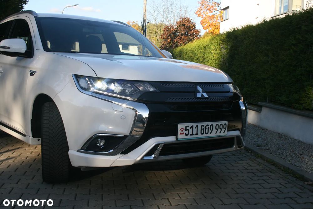 Mitsubishi Outlander - 11