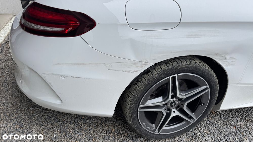 Mercedes-Benz Klasa C 200 Coupe 4Matic 9G-TRONIC AMG Line - 32