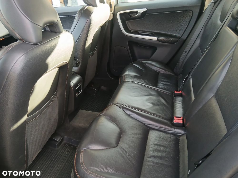 Volvo XC 60 DRIVe Momentum - 13