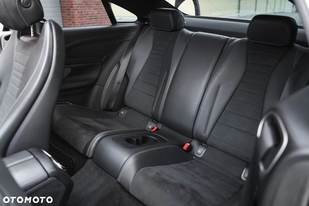 Mercedes-Benz Klasa E 220 d 4-Matic AMG - 28
