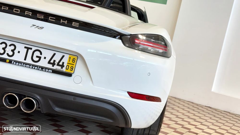 Porsche 718 Boxster 2.0 - 12