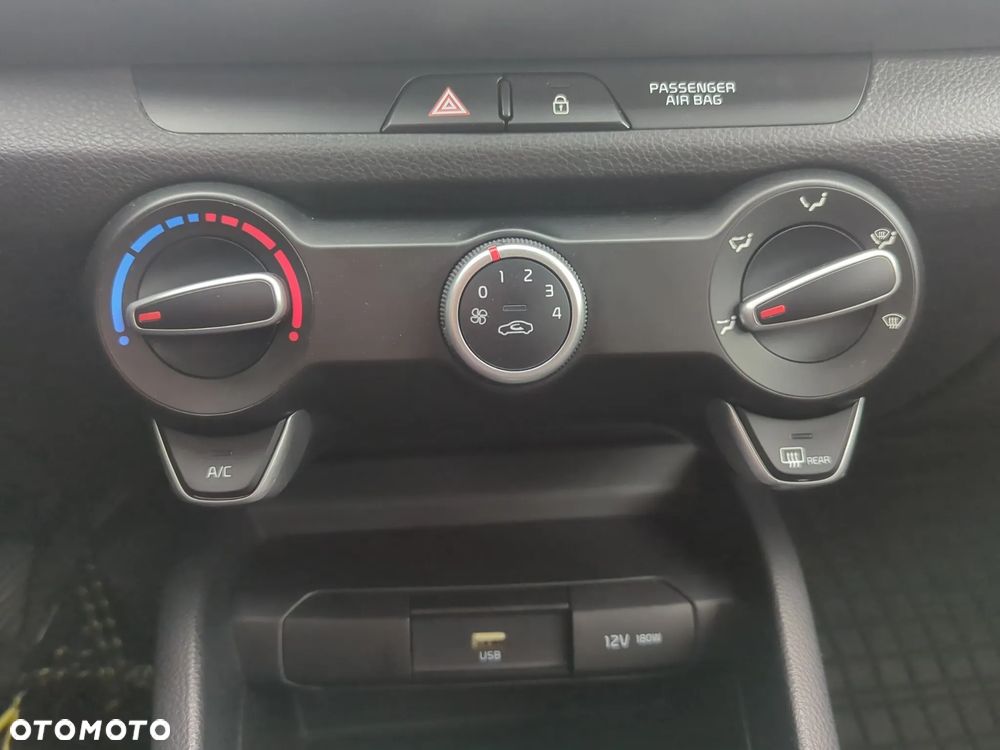 Kia Stonic - 34