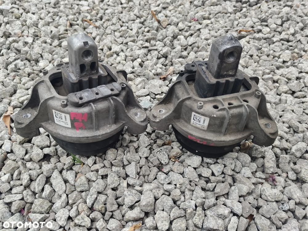 BMW F10 F11 2.0d N47 Poduszka Silnika Prawa Lewa - 1
