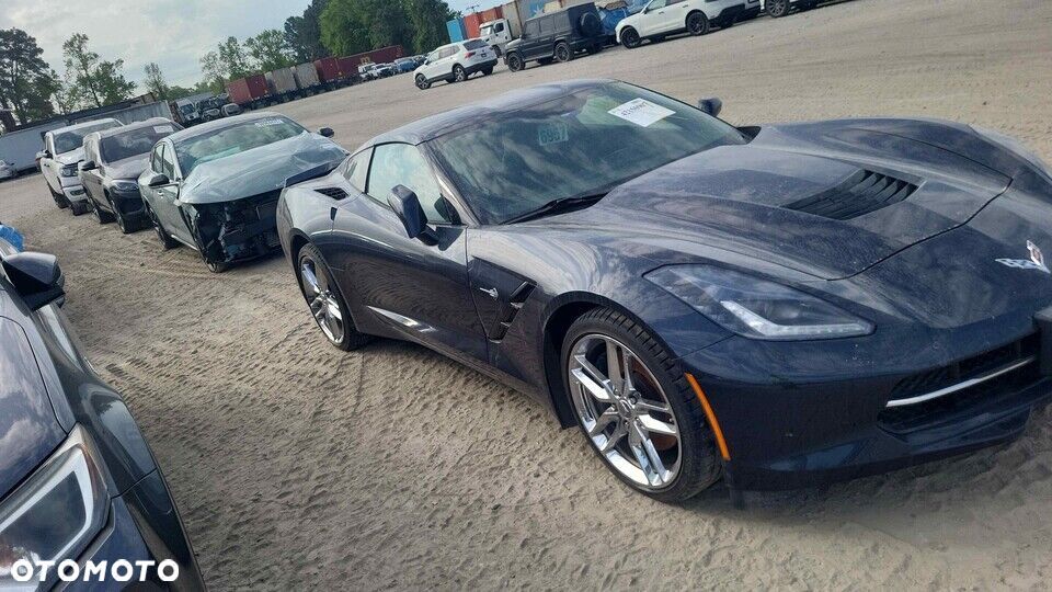 Chevrolet Corvette - 7