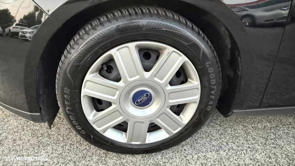 Ford Focus SW 1.5 TDCi Titanium ECOnetic - 12