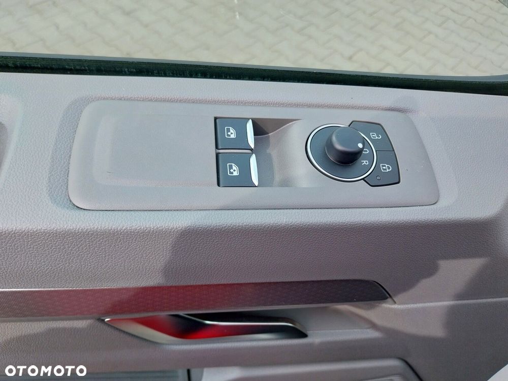 Volkswagen Caravelle Nowa Caravelle silnik: 2,0 l TDI 150 KM / skrzynia biegów: 6-biegowa manualna rozstaw osi: 3500 mm - 14