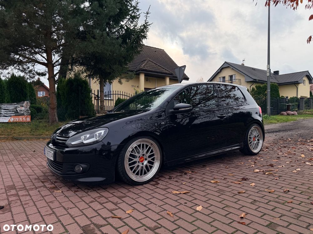 Volkswagen Golf - 1