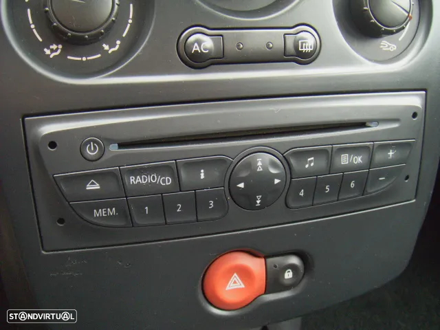 Renault Clio 1.2 16V Dynamique Luxe - 14