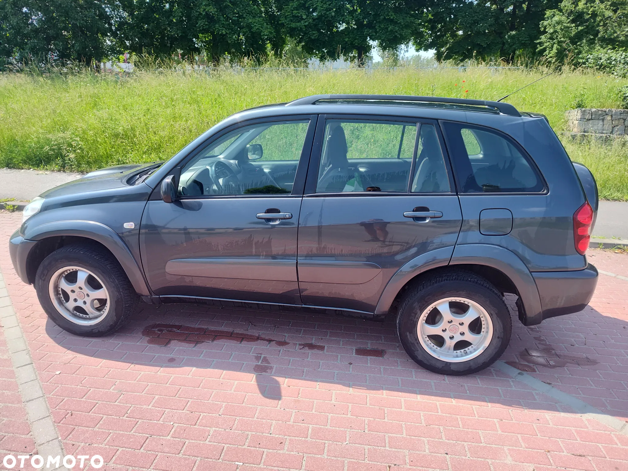 Toyota RAV4 - 9