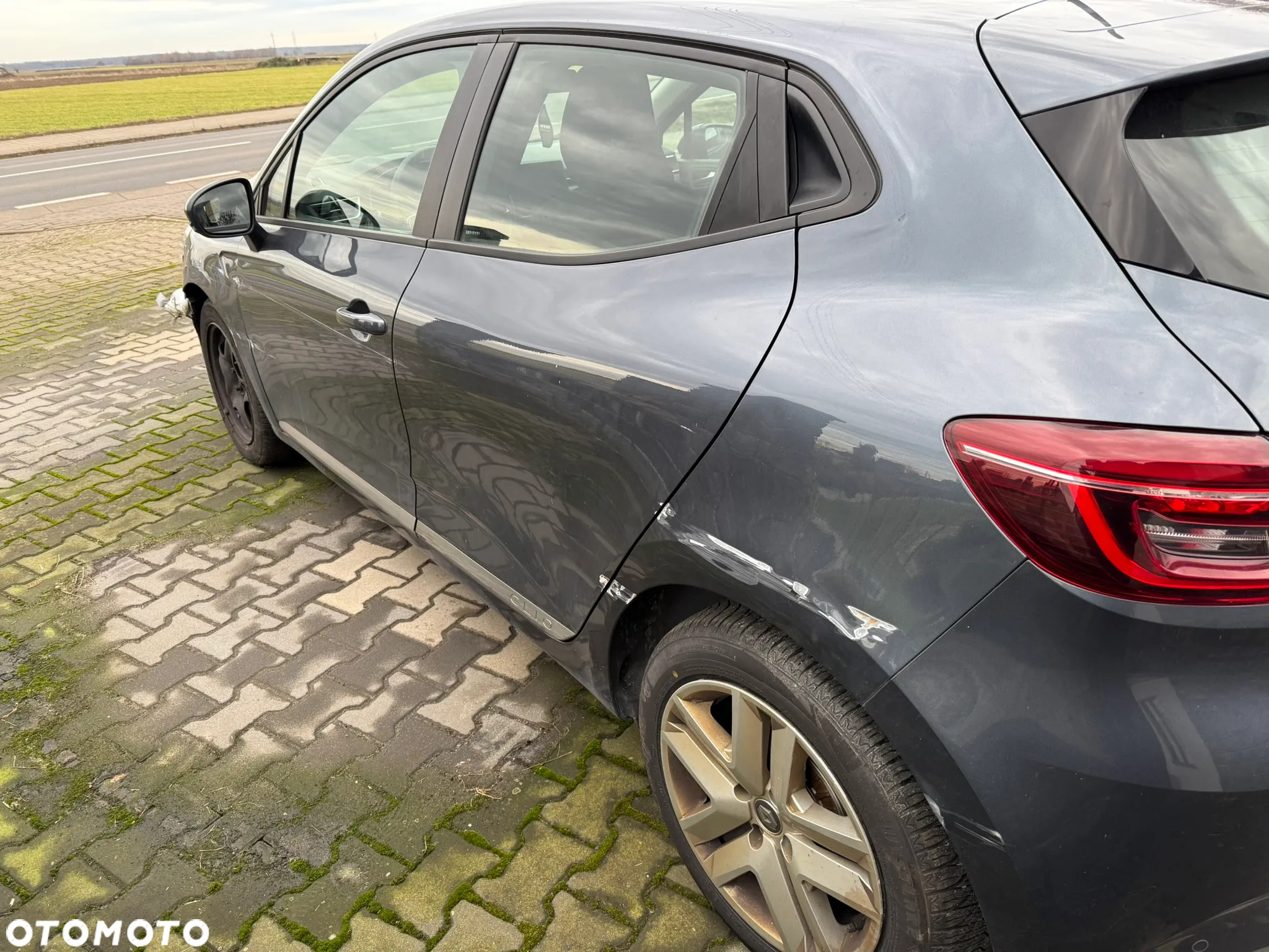 Renault Clio BLUE dCi 85 EXPERIENCE - 8