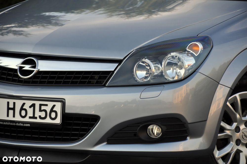 Opel Astra 1.6 Edition 111 Jahre - 14