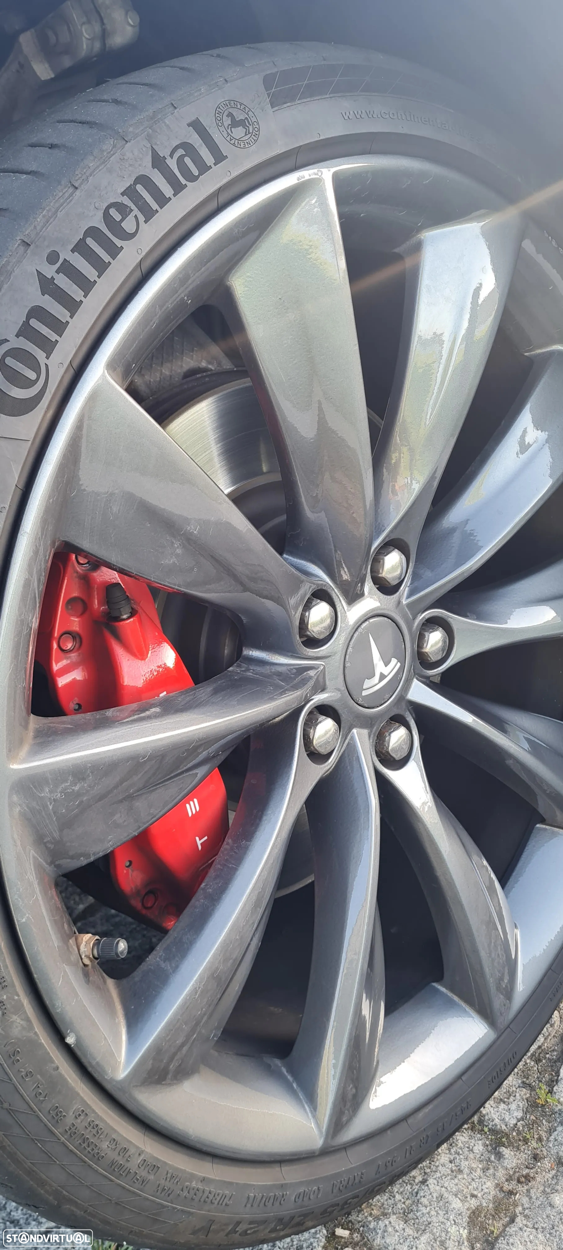 Tesla Model S - 16