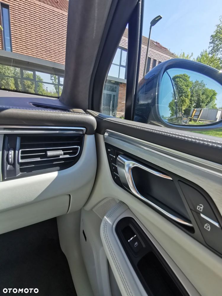 Porsche Macan Turbo - 15