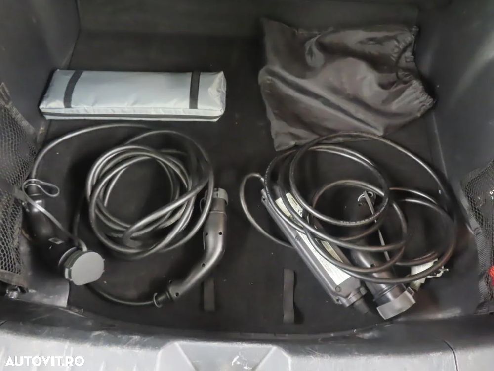 Nissan LEAF 62 kWh e+ N-Connecta - 38