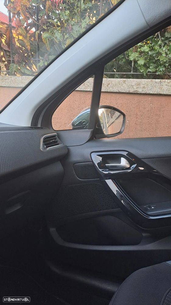 Peugeot 208 PureTech 82 Style - 8