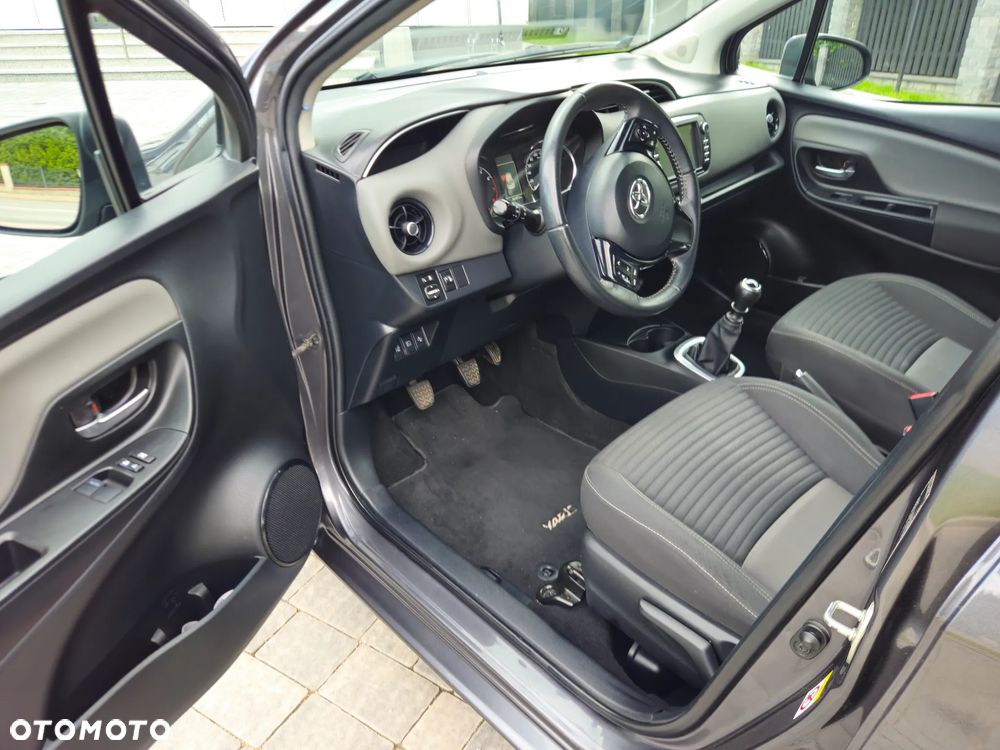 Toyota Yaris 1.5 Premium - 25