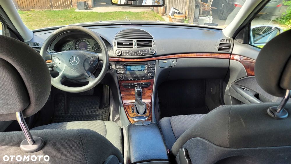 Mercedes-Benz E-Class 2003 photo 5