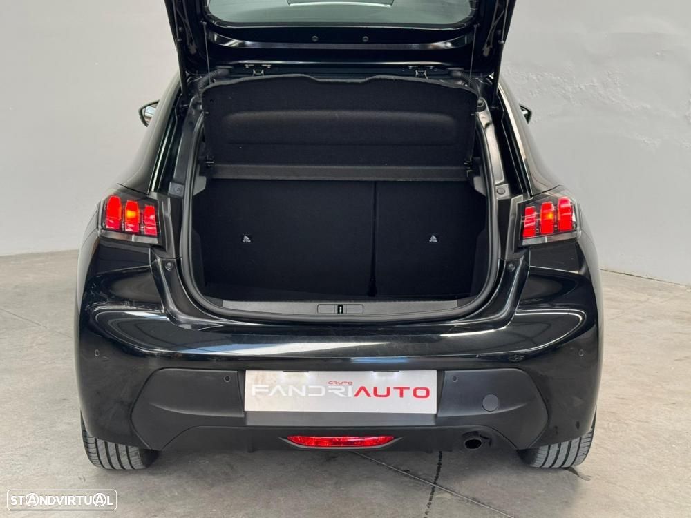 Peugeot 208 - 14